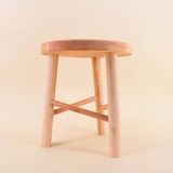 Tabouret en bois clair D30x33cm