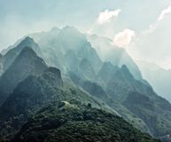 Komar Fotobehang - The Summit 300x250cm - Vliesbehang