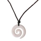 LGT JWLS Tribal Bone Surfer kettinghanger Maori Kuro