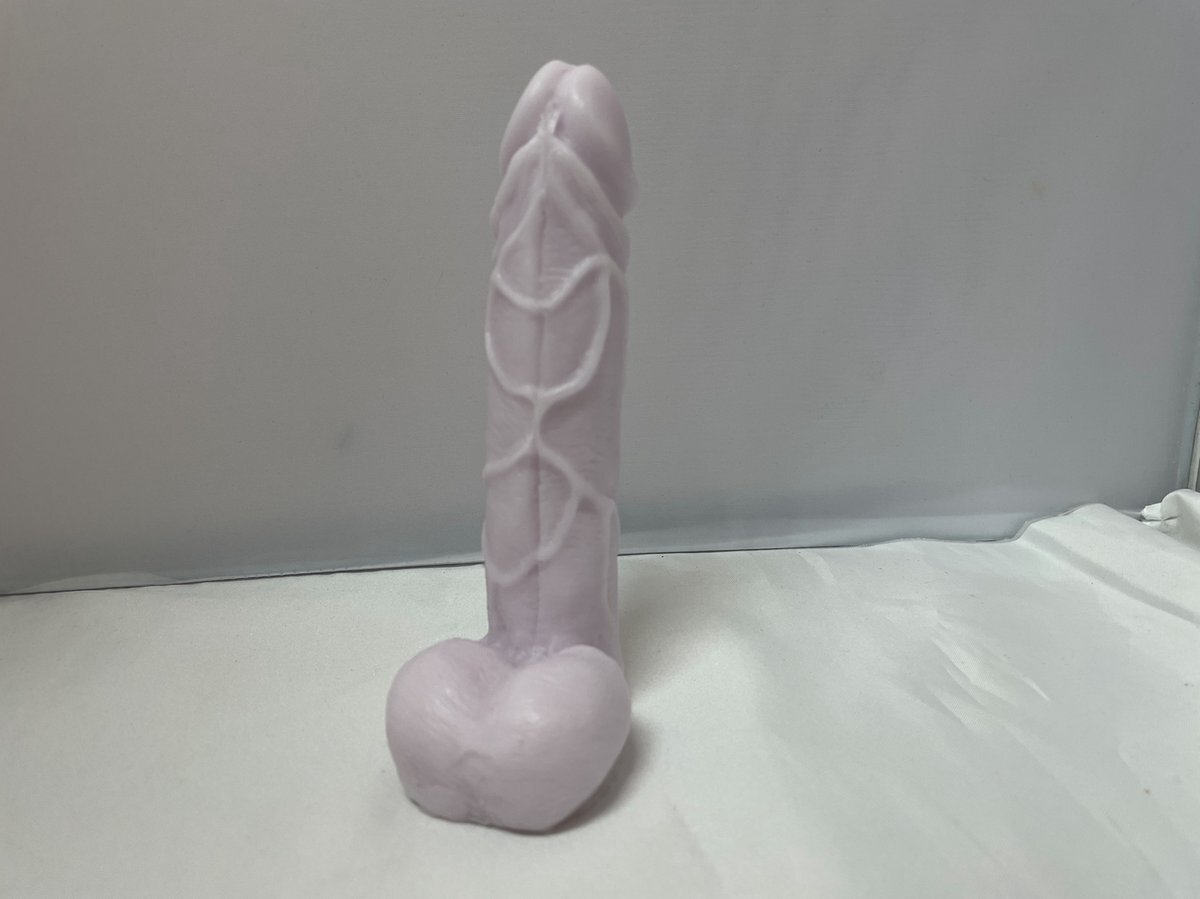 Eigenmerk Home made Zeep in penis/piemel vorm kleur lila geur lavendel 14 cm hoog