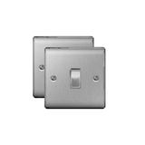 Pack BG Pack van 2 x NBS12 geborsteld staal/satijn chroom enkele lichtschakelaar -10amp 1 of 2 manier