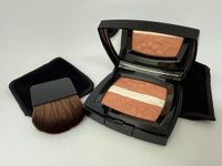 Chanel Les Signes Chanel Pèche Lumière Illuminating Powder Blush 14g