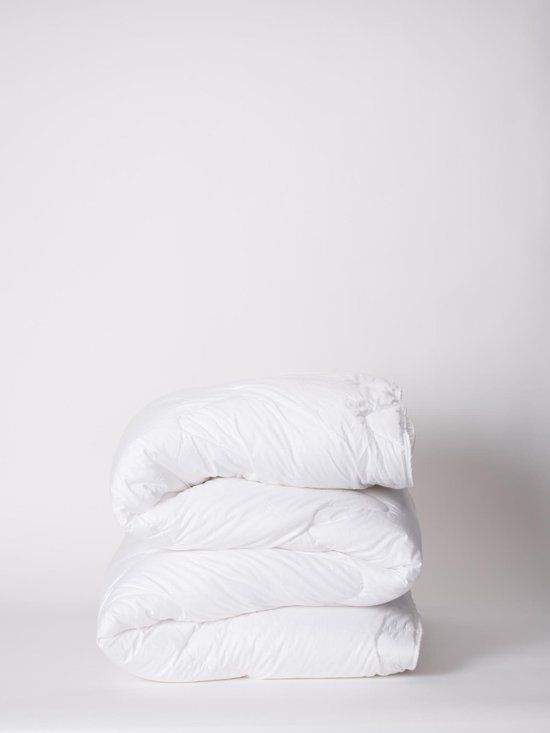 ESSENZA The New Classic Synthetic 4-Seizoenen Dekbed Wit - 240x220 cm