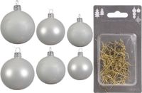 Kaemingk B.V. Grand paquet boules de Noël en verre hiver blanc brillant/mat 50x pièces - 4-6-8 cm incl. crochets
