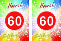 Bellatio Decorations verjaardag deurposter - 2x - 60 jaar - 59 x 42 cm - leeftijd feestartikelen