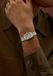 Timex Legacy Addison Square Montre à quartz analogique Bicolore et blanc Boîtier en laiton 100 % sans plomb et bracelet en acier inoxydable 100 % 23 TW2Y23700AJ, TW2Y23800AJ, TW2Y23900AJ