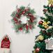 Unyqoos® Couronne de Noël artificielle, 50 cm – Couronne décorative avec baies rouges, pommes de pin et aiguilles de pin artificielles, malléable, en plastique et mousse, pour porte et mur