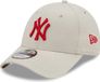 New Era League Essential 9Forty New York Yankees STNHRD Stone (gebroken wit) Katoen Unisex Baseball cap MLB