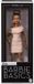 BARBIE Pruik – Basics JJX27 – Asymmetrische jurk – Accessoires – Inclusief voetstuk