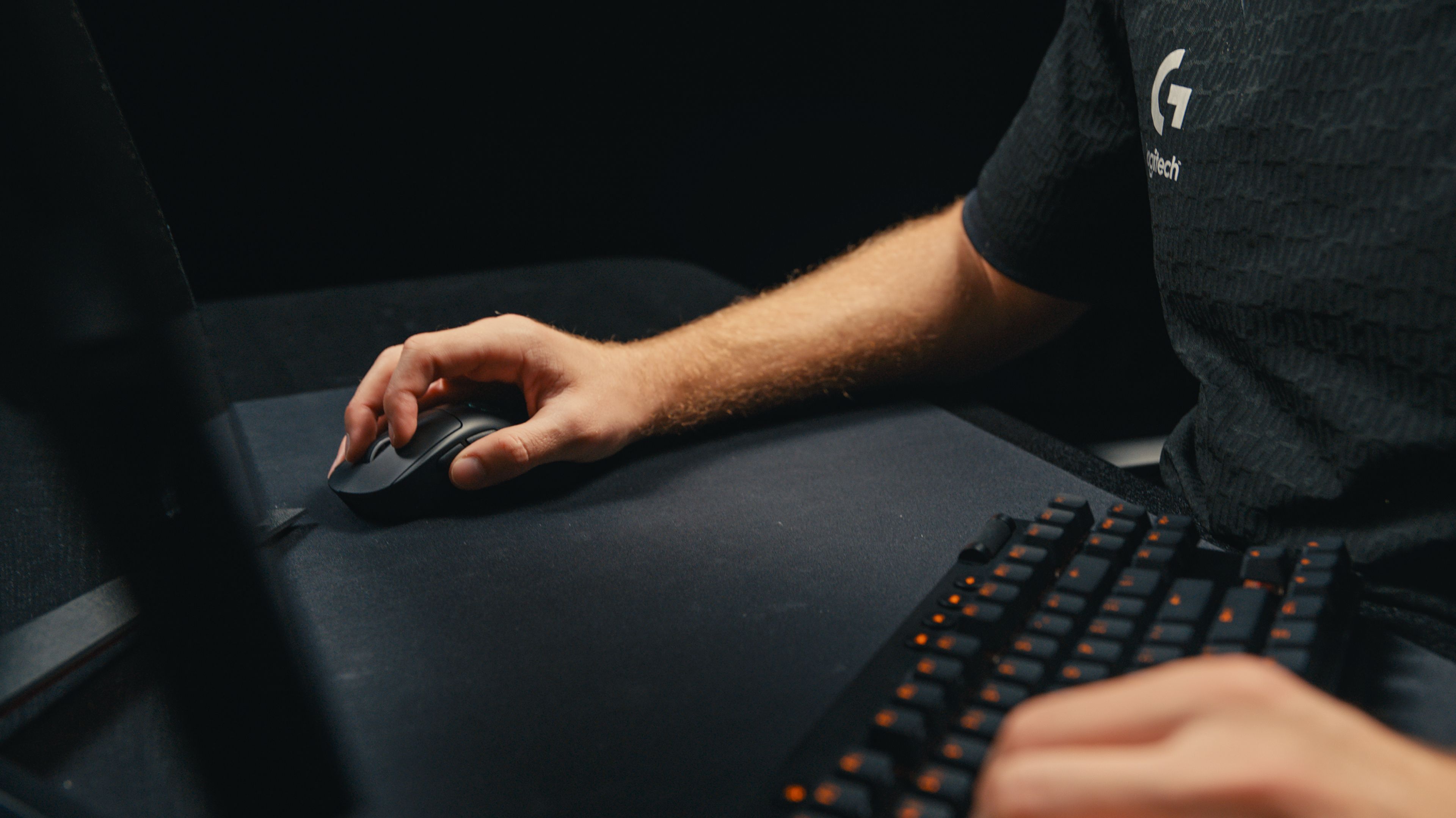 Logitech G PRO X SUPERLIGHT 2 DEX Lightspeed Draadloze Gaming Muis Zwart
