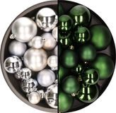 Decoris Kaemingk B.V. Kerstversiering kunststof kerstballen kleuren mix zilver/donkergroen 6-8-10 cm pakket van 44x stuks