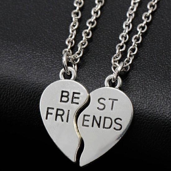BY-ST6 Duo ketting Best Friends twee kettingen met breekbaar hart kleur zilver