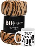 Bellatio Design Cadeau verjaardag 40 jaar vrouw set - Fleece plaid/deken tijger print met Awesome 40 year mok