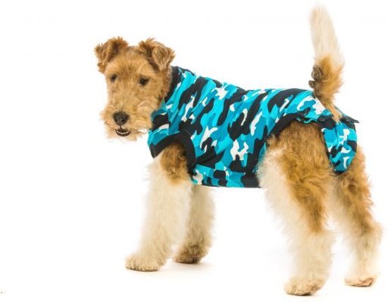 Suitical Recovery Suit Hond - M - Blauw Camouflage Het meest diervriendelijke alternatief voor de kraag/lampenkap. Bescherming bij wondjes loopsheid incontinentie en huidproblemen. Aanbevolen door dierenartsen