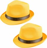 Boland Trilby hoed - 2x stuks - geel - 59 cm - Adultes - gangster hoed - Carnaval