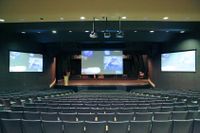 Elite Screens VMAX2, 100" projectiescherm