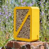 CJ Wildlife Insectenhotel - Salina - Bijenhotel - Insectenhuis voor o.a. Bijen, Hommels & Lieveheersbeestjes - Bijenkast met Vervangbaar Bamboe Huisje - Geel