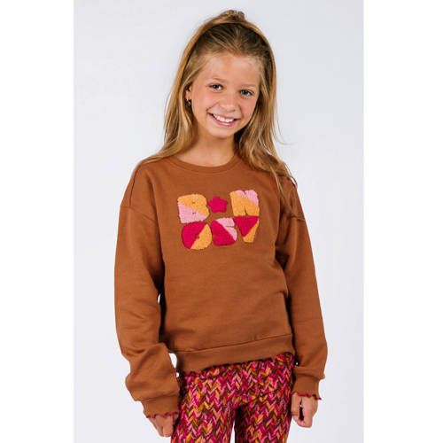 B.Nosy sweater bruin