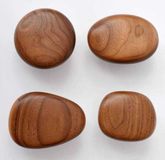 Vier handgemaakte Holz Haken, dekorative Aufhänger, handgefertigte Holz Ornamente