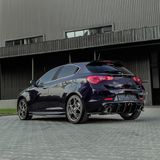 Oneway Achterbumperskirt (Diffuser) compatibel met Alfa Romeo Giulietta 2010-2020 - Versie 2 - Glanzend zwart