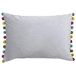 Riva Paoletti Fiesta rechthoekig gevuld kussen zilver-bamboe groene pompom randen-faux fluwelen stof-discrete ritssluiting-100 hoes (14 "x 20" inch), polyester, duif/multi, 35 x 50 cm