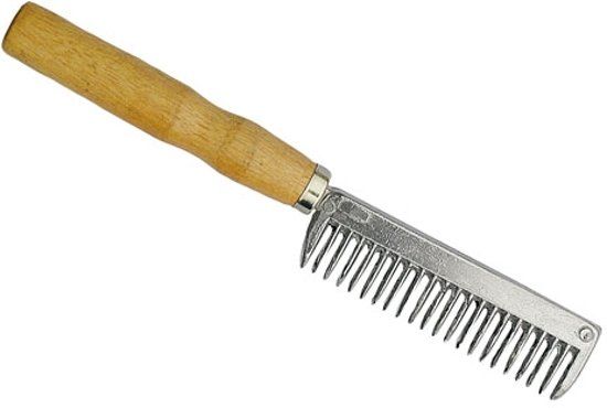 HKM Manenkam van ijzer met houten handvat ca. 19 cm