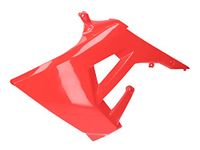 Derbi radiatorbekleding links rood, geschikt voor Senda 50 R X-Treme | Zonder afwerking, OEM 2B004334000W5R voor Derbi Senda 50 R X-Treme '13+, Gilera SMT 50 / Euro 4 '18+
