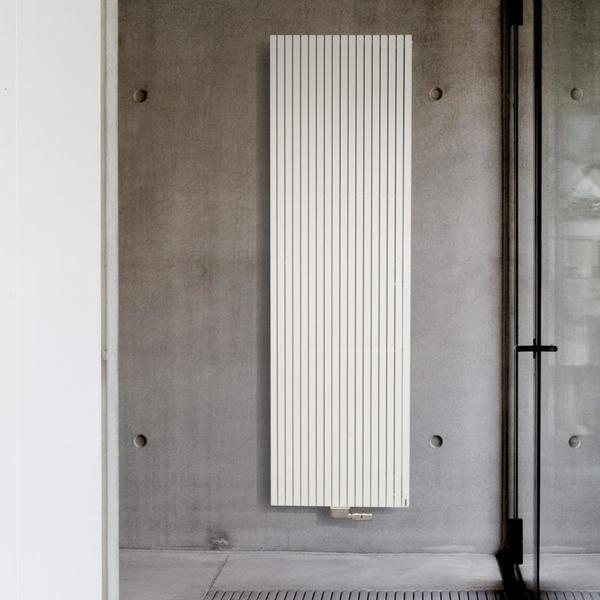 Vasco Carré Plus CVPN PLUS designradiator verticaal enkel 1400x715mm 1915W aansluiting 1188 wit RAL9016 1121007151400118890160000