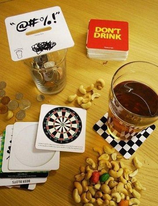 SuckUK Bar games spelletjes op viltjes van SuckUK Trendy bar viltjes met spelletjes