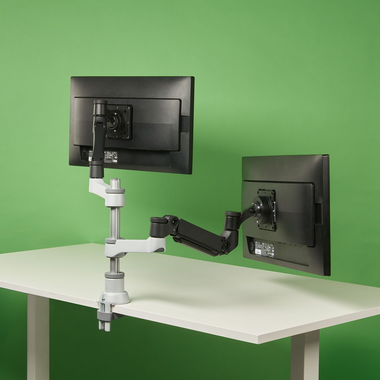 R-Go Tools Caparo 4 D2 - Dual Monitor Arm - Gas Spring - Desk Mount - Black