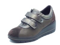 ENVAL SOFT 2274433 Tess. Caffè Sneaker Comfort voor dames van suède en stof met dubbele klittenbandsluiting