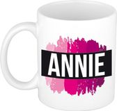 Bellatio Decorations Annie naam cadeau koffie mok - beker - met roze verfstrepen - Cadeau collega - moederdag - verjaardag - juf - coach - 300 ml - wit