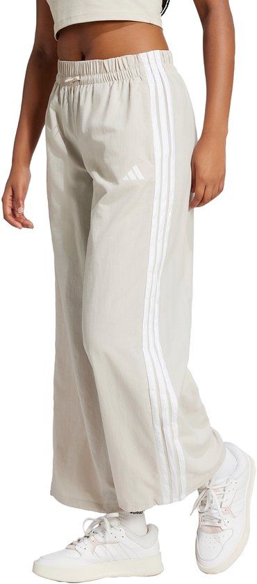 adidas Sportswear Essentials 3-Stripes Lifestyle Woven Parachute Broek - Dames - Beige - M