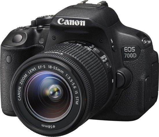 Canon EOS 700D + 18-55mm