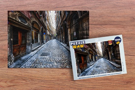 MuchoWow Puzzel Een smalle straat in het oude stadsdeel van Lyon in Frankrijk - Legpuzzel - Puzzel 1000 stukjes volwassenen