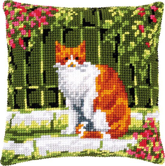 Vervaco Kruissteekkussen kit - Poes tussen bloemen - PN-0184400