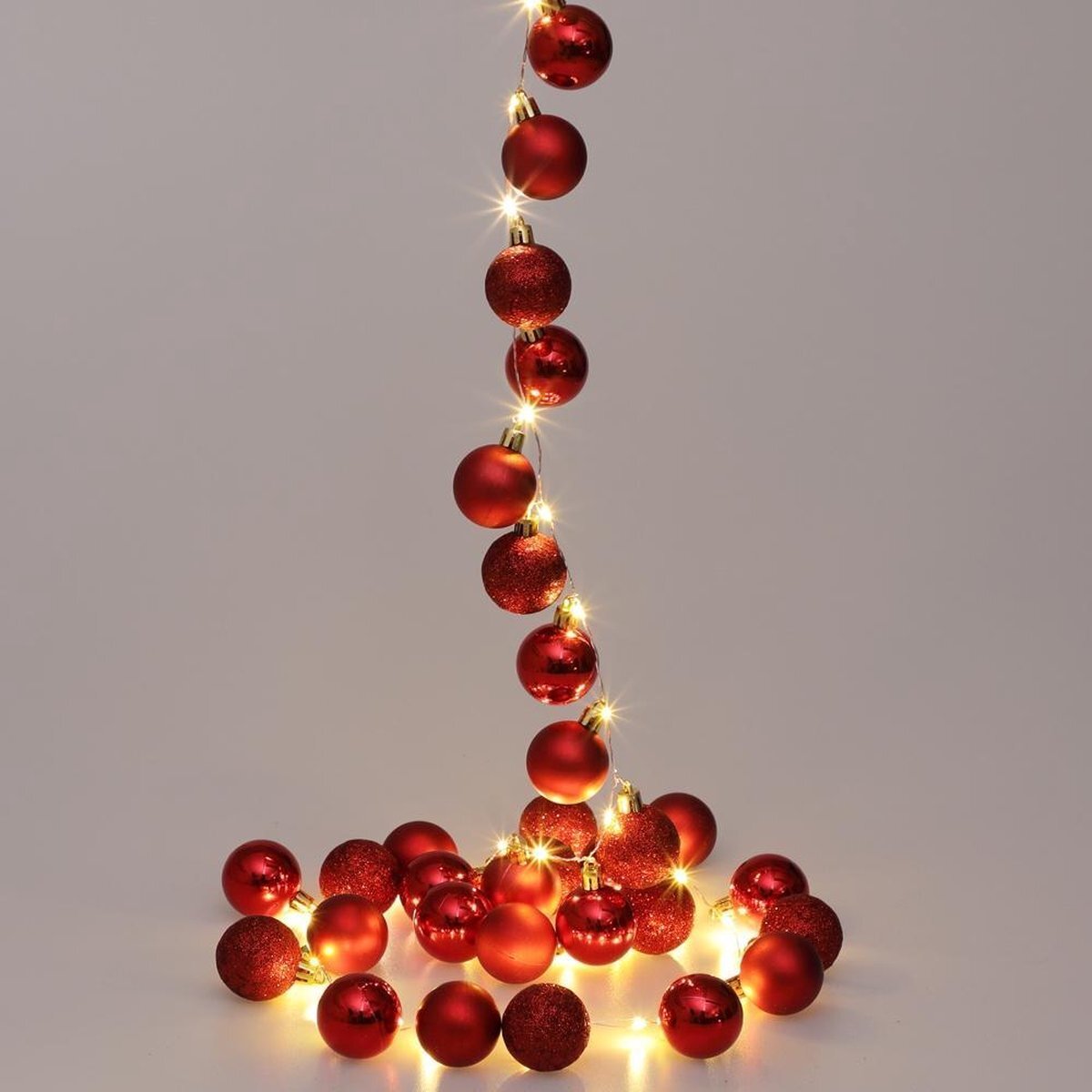 Casaria Kerstverlichting ballen 40-LED - Rood - 2m