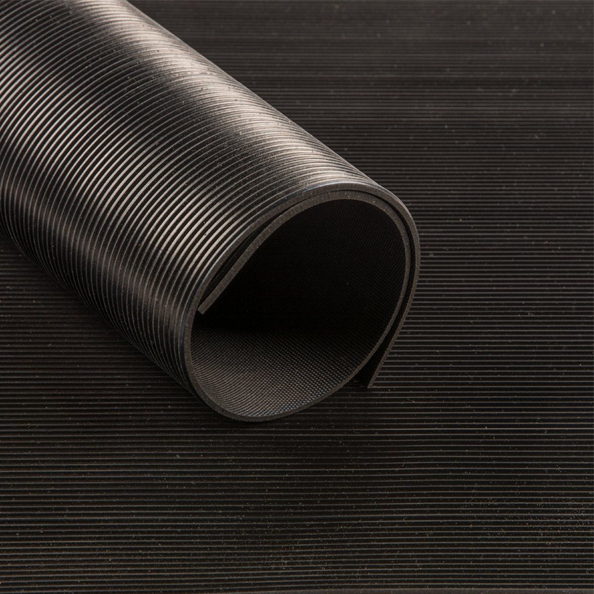 Rubbermagazijn Rubber mat ribbelmotief | 5 x 1 meter | 3mm dik | Zwart