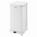 Rubbermaid Commercial Products 12gal The Defenders Steel Step Trash Kan met Plastic Liner - Wit