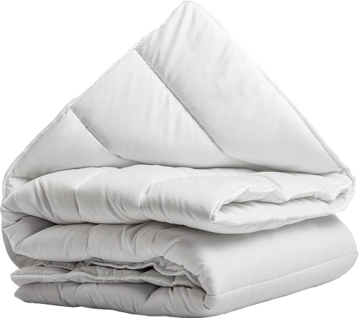 Slaap Vaak Silver Synthetic 4-Seizoenen Dekbed - Litsjumeaux - 240x220 cm - Wit