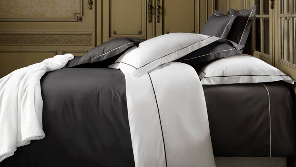 De Witte Lietaer Bumblebee Dekbedovertrek Lits-jumeaux 240x220 cm + 2 kussenslopen 60x70 cm - White/Dark Grey