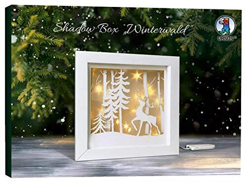 Ursus 21510001F - Shadow Boxes Winterbos, ca. 19 x 19 x 4 cm, knutselset met 3 vellen knutselkarton, 3D-ster-effectfolie, led-micro-lichtketting, plakband, inclusief knutselhandleiding, wit