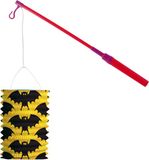 Merkloos Lampionstokje 40 cm - met vleermuis lampion - geel/zwart - D25 cm - Sint Maarten