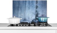 KitchenYeah Spatscherm keuken 60x40 cm - Kookplaat achterwand Bos - Winter - Sneeuw - Muurbeschermer - Spatwand fornuis - Hoogwaardig aluminium