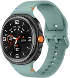 Strap-it Siliconen bandje met gespsluiting geschikt voor Samsung Galaxy Watch 9 (40/44mm) / Watch 8 (40/44mm) / 8 Classic (46mm) - dennengroen