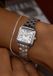 Timex Legacy Addison Square Quartz Analoog Horloge Zilverkleurig En Wit Kast Gemaakt Van 100% Loodarm Messing En Een Armband Van 100% Roestvrij Staal 23 TW2Y23700AJ, TW2Y23800AJ, TW2Y23900AJ