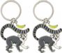 Nature Planet Aps Metalen sleutelhanger van een ringstaart maki aap - 2x stuks - 5 cm - Dieren cadeau artikelen - Kinderen