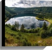 Merkloos / Sans marque Take your time Canvas - Meer omringd door Groene Bergen - 30x30 cm Foto op Canvas Schilderij (Wanddecoratie op Canvas)