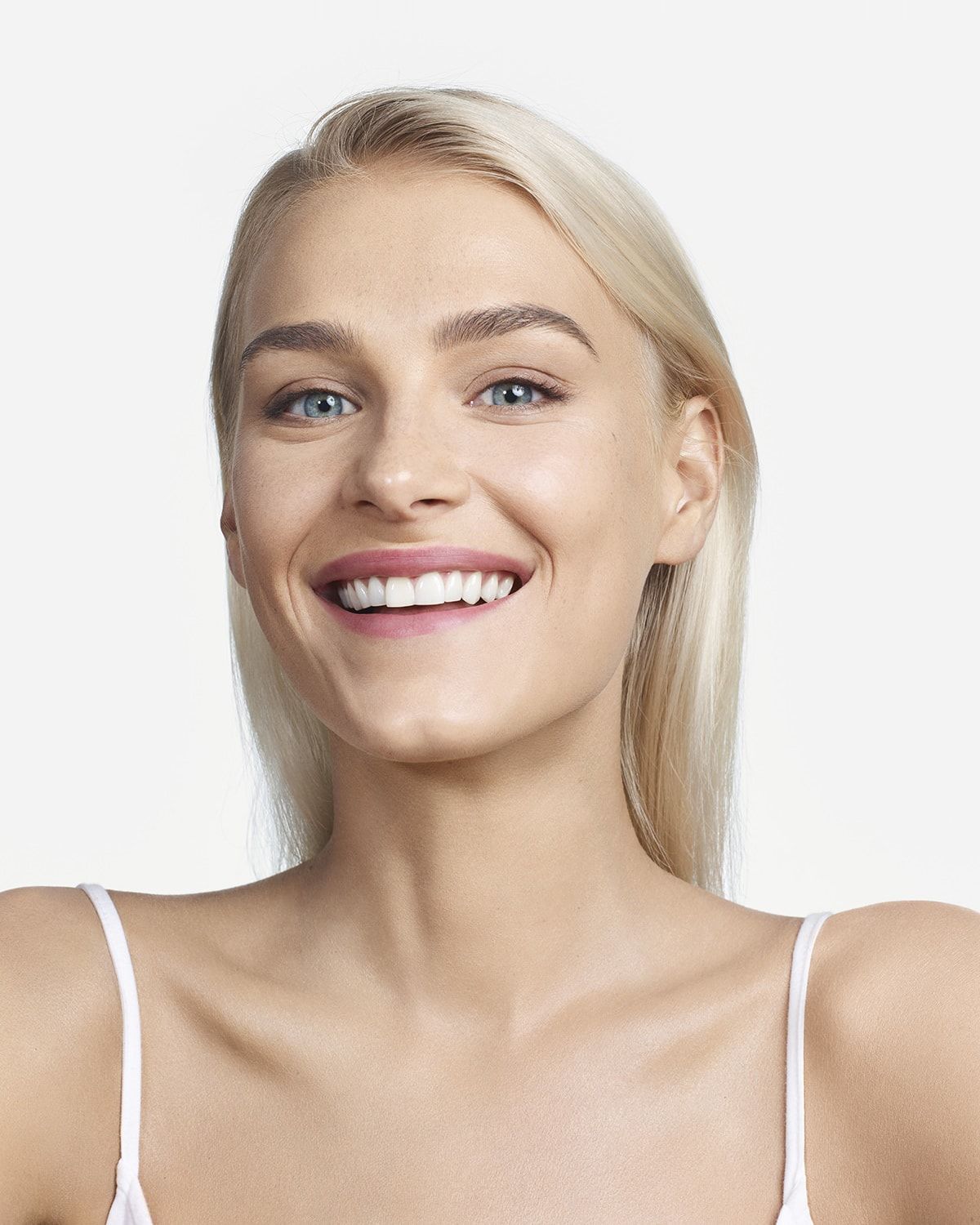 Clinique Beyond Perfecting Foundation + Concealer - 04 Cream Whip - 30ml