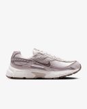 Nike Initiator Sneakers Dames Beige 42